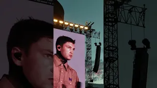 Tyler Joseph, singer of Twenty One Pilots climbs the main stage @rockwerchterfestival 02/07/2022