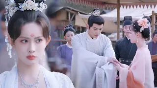 The prince dating with sly girl, Cinderella jealous and angry left, he was panicked!