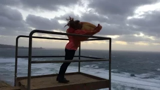 Almost flying! Heavy storm wind at UCSD | Ураган в Сан Диего