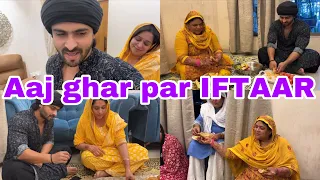 Iftaar at home | Mai Ammi se better fruits cut karta hun😜| Biwiyon se koi jeet sakta hai ?