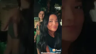 Juliana  baltar  e Yasmin Galvão dançando