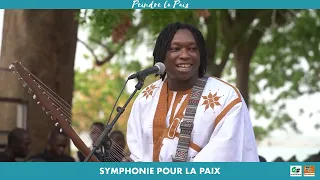 Prestation musicale inspirante de Young BG sur la paix et la cohésion sociale