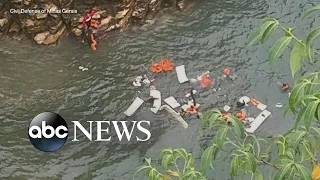 10 dead after cliff falls onto boats in Brazil