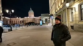Андрей гуляет по вечернему Питеру