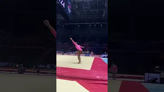 Rebeca Andrade’s floor routine for the World Champs! 🇧🇷