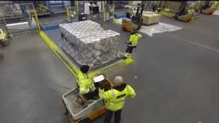 AirportCollege.Com - Building a pallet in 60 seconds