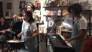 NonaRia - Geef Mij Maar Nasi Goreng (Live at Kios Ojo Keos, Jakarta 18/12/2018)