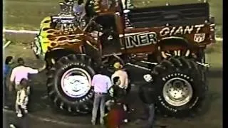 80's Monsters and Mud Boggers   Duraliner Giant vs Heartbeat of America   YouTube