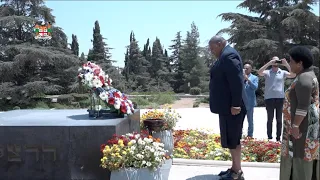 Fijian President attends a Wreath-laying ceremony at Herzl's Grave