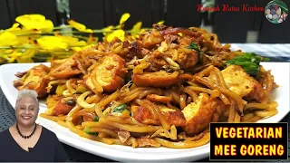Vegetarian Mee Goreng | Vegetarian Fried Mee | Malaysian Vegetarian Fried Fresh Yellow Noodles