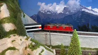 SBB HO Re 4/4 mit IC von Zürich nach Chur