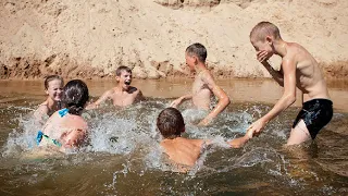 Казахстан и Кыргызстан изнывают от аномальной жары. Люди спасаются от пекла в водоемах. Погода в СНГ