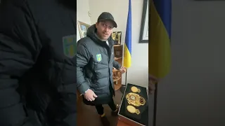 Пояс WBA, принадлежащий Александру Усику, прибыл в Украину