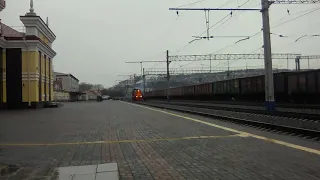 Тепловоз Тэм18Д на станции Новокузнецк и приветливый машинист
