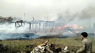 Видео сильного пожара сняли жители района в Костанайской области