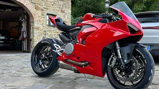 Ducati Panigale V2 Arrow exhaust (Sound check + Walkaround)