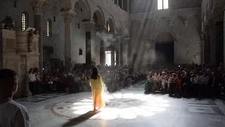 Solstizio d'estate, la magia del sole che trafigge il rosone della cattedrale di Bari