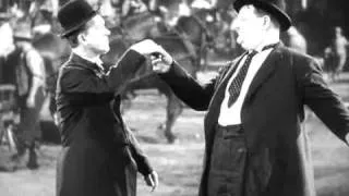 LAUREL & HARDY -  Zwei ritten nach Texas (Dancing Scene)