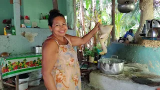 MÃE FEZ GALINHA CAIPIRA COMIDA SIMPLES DA ROÇA