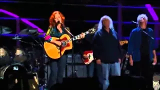 BONNIE RAITT - CROSBY - STILLS & NASH....LOVE HAS NO PRIDE