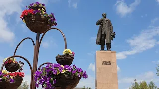 50 тенге 1999 Каныш Сатпаев. Академик и самый известный геолог. Съёмки возле памятника в Караганде