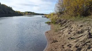 Новости с реки. Взбесило, лодку берут без спроса. Уровень реки снова падает.