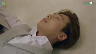 Min-Ho fall into Soon-Jung's arm (Falling for Innocence E02) Kdrama hurt scene/faint/sick male lead