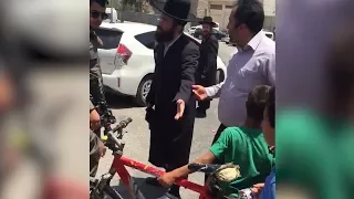 Yahudi yerleşimciler Filistinli çocuğun ‘bisikletini’ çaldı!