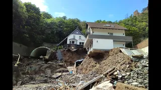 Das Loch - 8. August 2021 im Katastrophengebiet Ahrtal