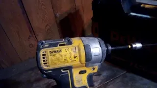 Импакт DeWALT DCF 887 Заглючил!