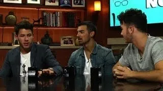 Resolving Fights Through Call Of Duty: The Jonas Brothers Answer Social Media Questions