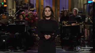 Selena Gomez impersonate Miley Cyrus at snl so perfectly