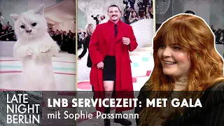 Die kuriosesten Outfits der Met Gala (mit Sophie Passmann) | Late Night Berlin