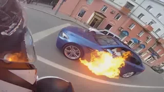 В Перми на ходу загорелся автомобиль БМВ