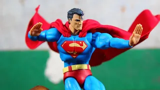 Medicom Mafex DC Batman Jim Lee Hush Series SUPERMAN Action Figure Review!