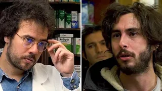 «Cosa c’è nel vaccino?», la risposta del farmacista al no vax: lo sketch sui social