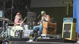 Seasick Steve - You Can't Teach An Old Dog New Tricks (Live @ Musilac 2014)