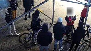 Group attacks food delivery worker, victim struck on head with baseball bat