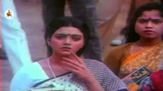 Bhanu Priya Tries To Impress Suman - Chadastapu Mogudu Movie Scenes