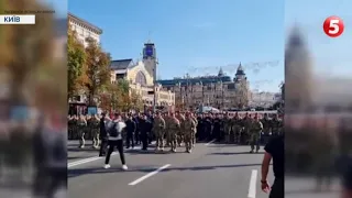 "Путін — х**ло!" На репетиції параду військові вдруге зробили це