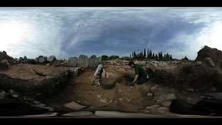 Αρχαιολογική ανασκαφή στο Μαραθώνα | 360 VR Video | | Η ΚΑΘΗΜΕΡΙΝΗ