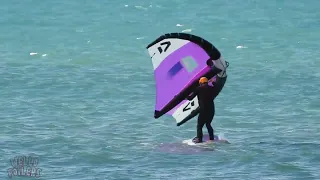 Queens Beach Blowing Bowen Qld Wingfoing