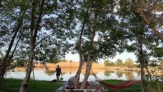 Готовимся к приходу воды. Накоптили скумбрии. Делаем свой пляж и домашний аквапарк