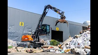 Atlas 180MH recyclingmachine voor Van Dijk Containers uit Genemuiden