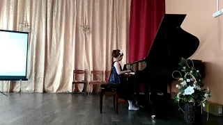 Менуэт И.С.Бах .Исполняет Ариана Петухова, 7 лет, 1 класс музыкальной школы.
