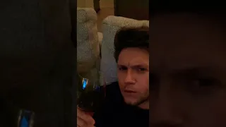 Niall Horan drinking 🥤