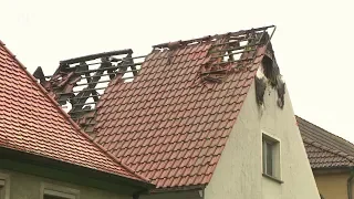 Feuer zerstört Mehrfamilienhaus in Uehlfeld | BR24