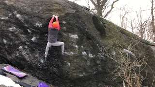 NYC Bouldering: Central Park: Worthless Boulder: ADHD Boxer Low V6