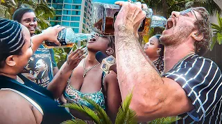 DRINKING with TOURISTS in HAWAII