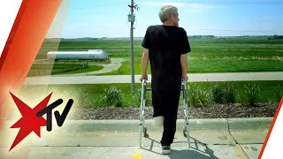 Um zu überleben, amputierte sich dieser Mann selbst das Bein | stern TV